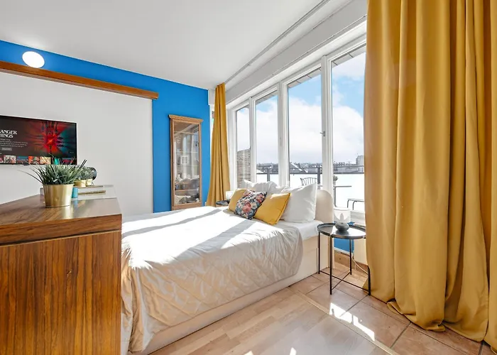 Waterfront River Side Roof - Terrace With View